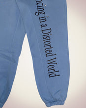 画像をギャラリービューアに読み込む, Dancing Pants-sky
