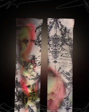 Load image into Gallery viewer, TEKITO-★ 命を大切にSOCKS
