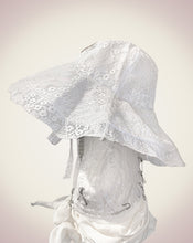 画像をギャラリービューアに読み込む, QUEEN HAT-WHITE
