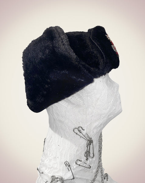 QUEEN PYLON HAT-BLACK